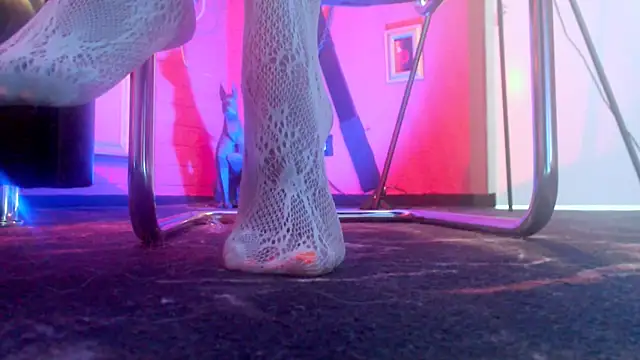 Snapshot of MonicaMaxwel chatting on February 2026 10:38:02 AM MonicaMaxwel online show from February 2026 10:38:02 AM