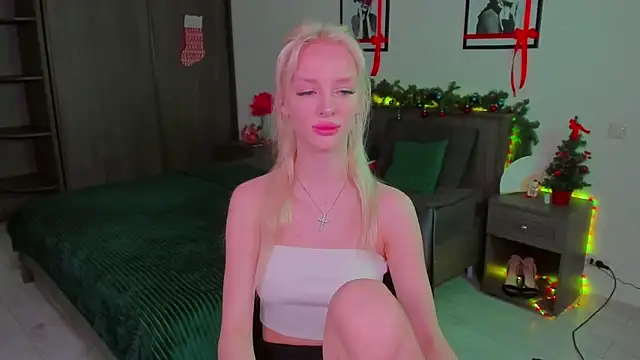 AleksaBlonde online show from December 2024 10:01:02 AM