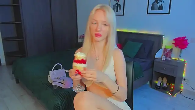 AleksaBlonde online show from March 2025 02:21:02 PM