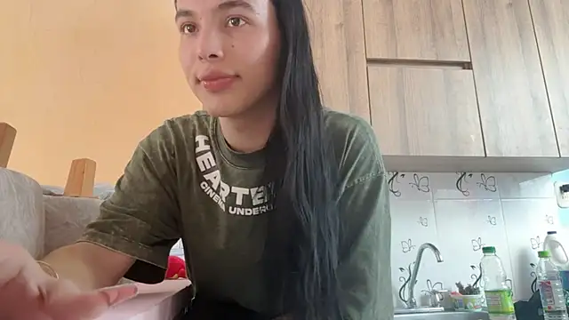 Snapshot of Samys_World chatting on December 2024 06:03:02 PM Samys World online show from December 2024 06:03:02 PM