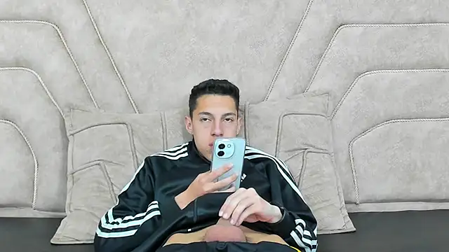 thiago19s online show from December 2024 10:19:01 PM