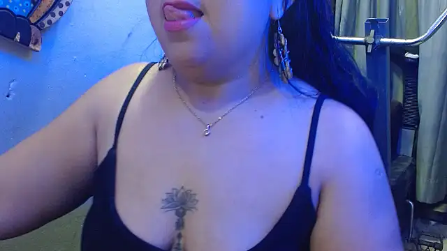 CanelaCollins online show from April 2026 02:22:02 AM