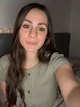 Snapshot of Loella-Rose chatting on January 2025 01:27:02 AM Loella-Rose online show from January 2025 01:27:02 AM