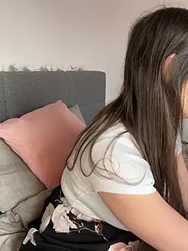 Snapshot of Loella-Rose chatting on January 2025 09:06:02 AM Loella-Rose online show from January 2025 09:06:02 AM