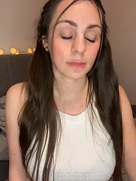 Snapshot of Loella-Rose chatting on February 2025 10:55:01 PM Loella-Rose online show from February 2025 10:55:01 PM