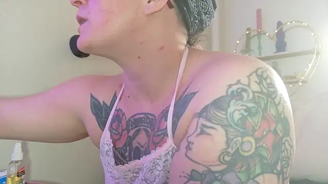 quinnmariexo online show from March 2026 07:46:02 PM