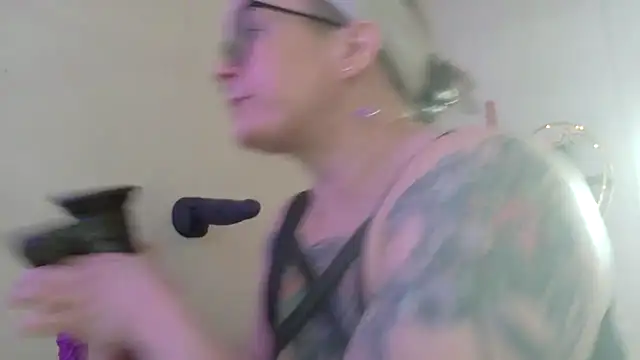 quinnmariexo online show from April 2026 06:17:01 PM