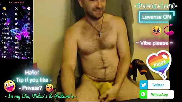 Snapshot of RealManHaveHairy chatting on October 2025 05:18:01 AM RealManHaveHairy online show from October 2025 05:18:01 AM