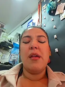 Sophie-hatter online show from July 2026 05:33:01 PM