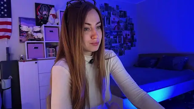 LinaWitch online show from July 2026 04:35:01 PM