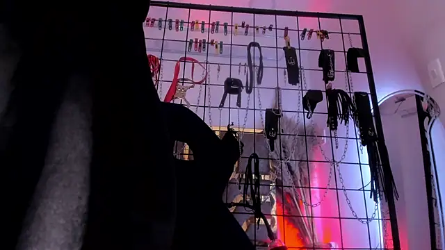 Snapshot of charrlotte_quinn chatting on January 2025 12:25:01 AM charrlotte quinn online show from January 2025 12:25:01 AM