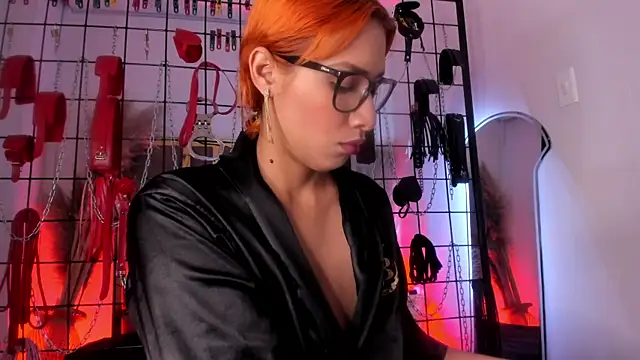 Snapshot of charrlotte_quinn chatting on February 2025 08:10:01 PM charrlotte quinn online show from February 2025 08:10:01 PM