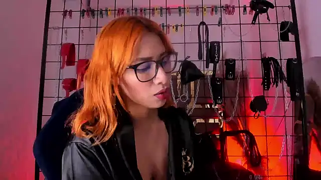 Snapshot of charrlotte_quinn chatting on February 2025 08:24:01 PM charrlotte quinn online show from February 2025 08:24:01 PM