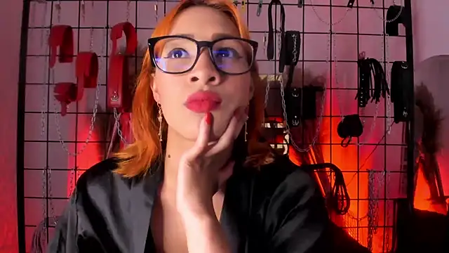 Snapshot of charrlotte_quinn chatting on February 2025 01:10:01 AM charrlotte quinn online show from February 2025 01:10:01 AM