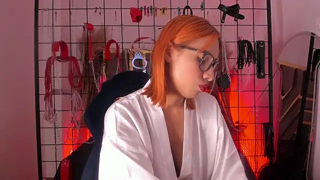 Snapshot of charrlotte_quinn chatting on February 2025 08:31:01 PM charrlotte quinn online show from February 2025 08:31:01 PM