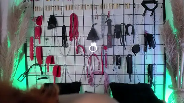 Snapshot of charrlotte_quinn chatting on March 2025 11:36:02 PM charrlotte quinn online show from March 2025 11:36:02 PM