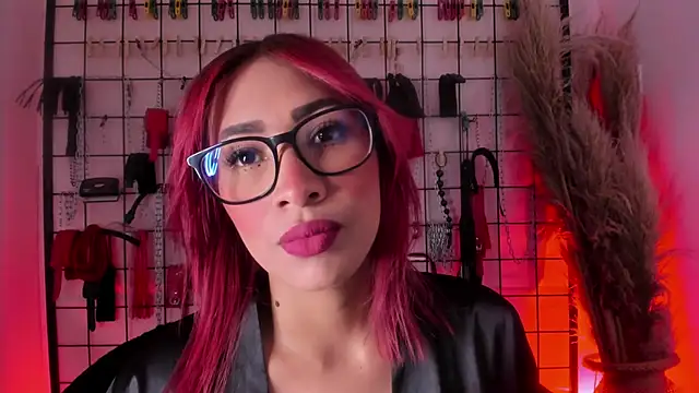 Snapshot of charrlotte_quinn chatting on September 2025 09:17:02 PM charrlotte quinn online show from September 2025 09:17:02 PM