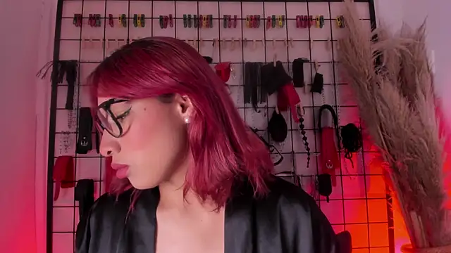 Snapshot of charrlotte_quinn chatting on September 2025 09:09:02 PM charrlotte quinn online show from September 2025 09:09:02 PM