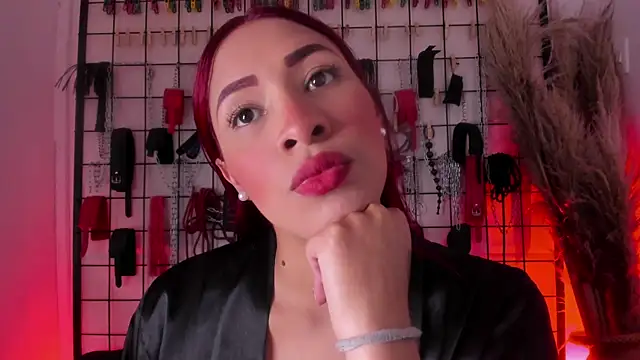 Snapshot of charrlotte_quinn chatting on October 2025 08:52:02 PM charrlotte quinn online show from October 2025 08:52:02 PM