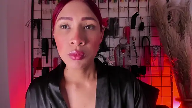 Snapshot of charrlotte_quinn chatting on October 2025 02:51:02 PM charrlotte quinn online show from October 2025 02:51:02 PM