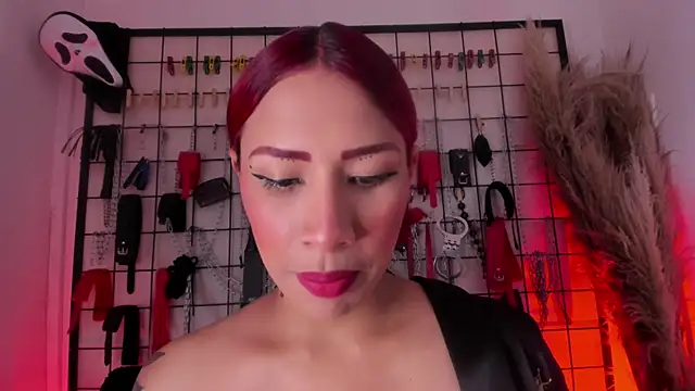 Snapshot of charrlotte_quinn chatting on November 2025 03:01:01 PM charrlotte quinn online show from November 2025 03:01:01 PM