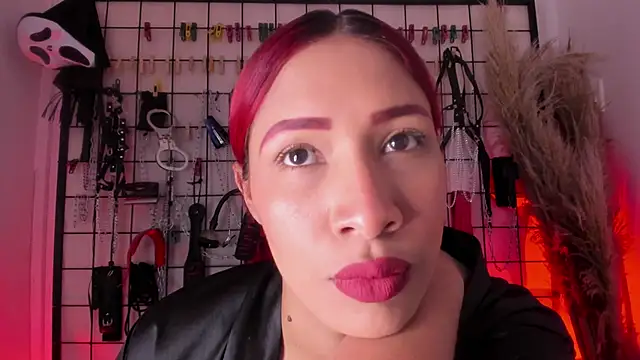 Snapshot of charrlotte_quinn chatting on December 2025 03:38:02 PM charrlotte quinn online show from December 2025 03:38:02 PM