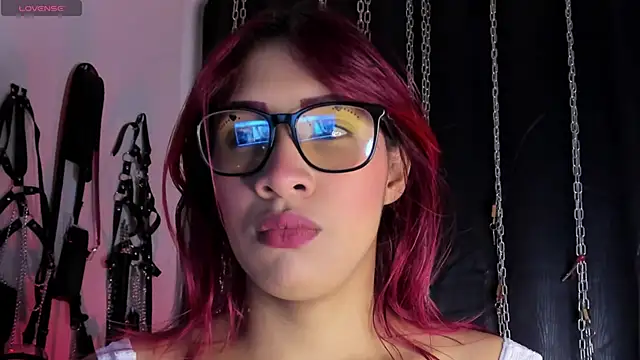 Snapshot of charrlotte_quinn chatting on May 2026 12:44:02 PM charrlotte quinn online show from May 2026 12:44:02 PM