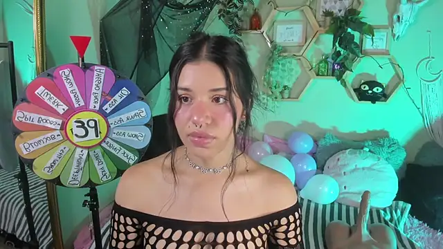 Snapshot of MiaaRose chatting on February 2025 03:29:02 AM MiaaRose online show from February 2025 03:29:02 AM