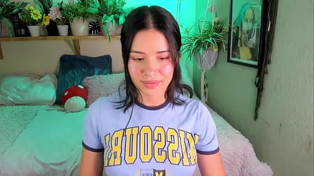 Snapshot of MiaaRose chatting on November 2025 08:20:01 PM MiaaRose online show from November 2025 08:20:01 PM