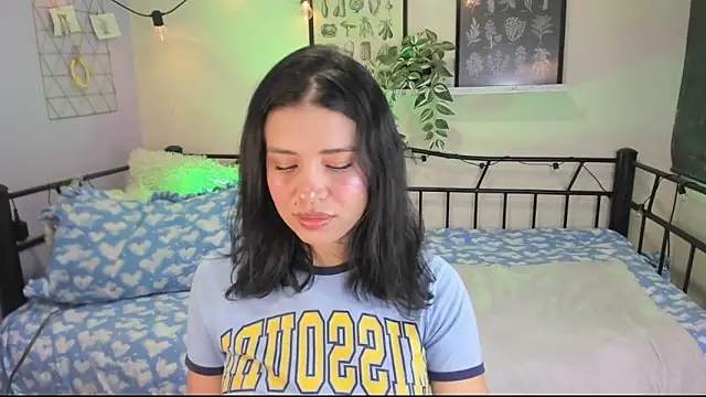 Snapshot of MiaaRose chatting on December 2025 05:38:02 AM MiaaRose online show from December 2025 05:38:02 AM