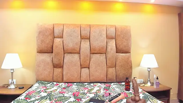 MiiaHot online show from September 2025 08:42:02 PM