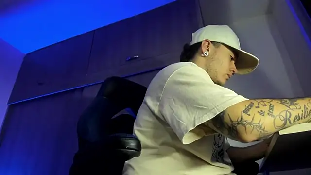 Snapshot of male_pussy chatting on November 2025 01:51:02 AM male pussy online show from November 2025 01:51:02 AM