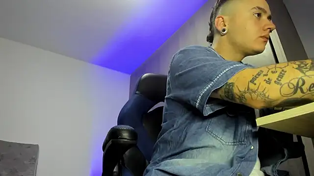 Snapshot of male_pussy chatting on November 2025 04:23:02 AM male pussy online show from November 2025 04:23:02 AM