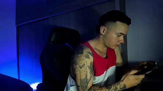 Snapshot of male_pussy chatting on December 2025 06:37:02 PM male pussy online show from December 2025 06:37:02 PM