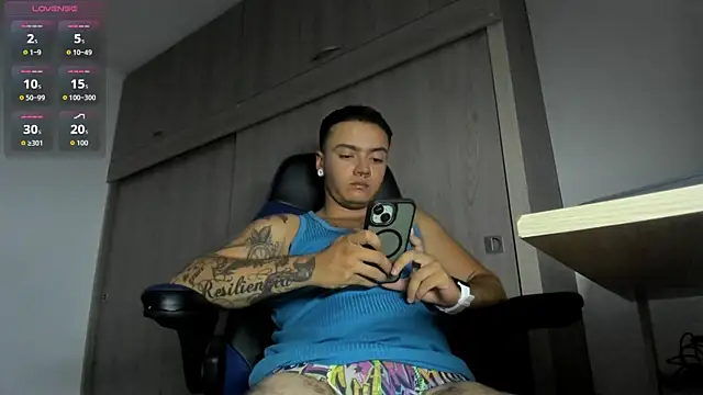 Snapshot of male_pussy chatting on May 2026 06:38:02 PM male pussy online show from May 2026 06:38:02 PM