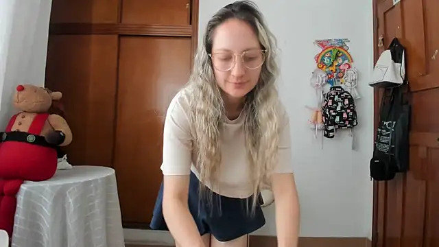 Adele johnsonn1 online show from March 2026 04:18:01 PM