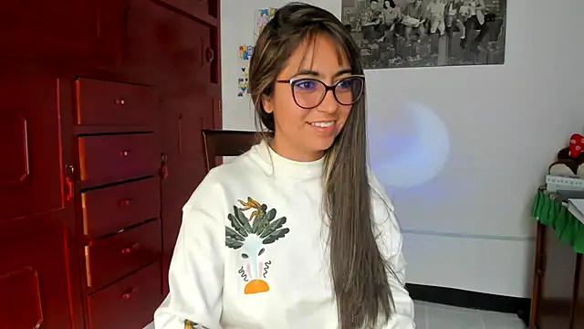 Isabellaa22 1 online show from February 2025 06:01:01 PM