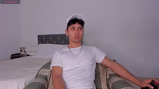 Snapshot of Valerio_James7 chatting on January 2025 06:43:02 AM Valerio James7 online show from January 2025 06:43:02 AM