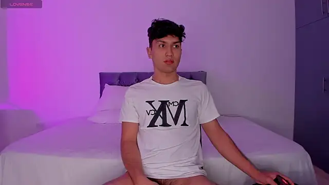 Snapshot of Valerio_James7 chatting on March 2025 03:22:01 AM Valerio James7 online show from March 2025 03:22:01 AM