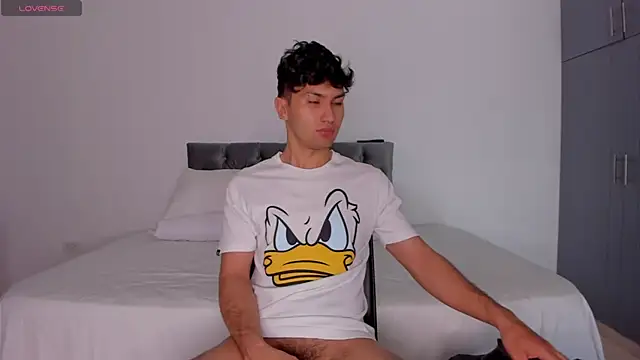 Snapshot of Valerio_James7 chatting on March 2025 04:13:02 PM Valerio James7 online show from March 2025 04:13:02 PM