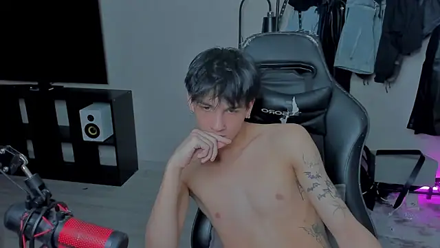 Snapshot of MarkBrowniii chatting on March 2025 10:08:02 PM MarkBrowniii online show from March 2025 10:08:02 PM