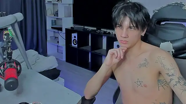 Snapshot of MarkBrowniii chatting on October 2025 09:45:01 PM MarkBrowniii online show from October 2025 09:45:01 PM