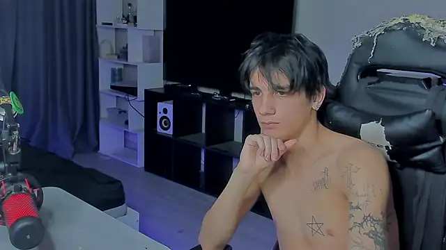 Snapshot of MarkBrowniii chatting on October 2025 11:58:01 PM MarkBrowniii online show from October 2025 11:58:01 PM