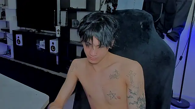 MarkBrowniii online show from April 2026 06:01:01 PM