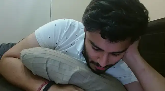 Snapshot of robintoit chatting on December 2024 03:26:01 AM robintoit online show from December 2024 03:26:01 AM