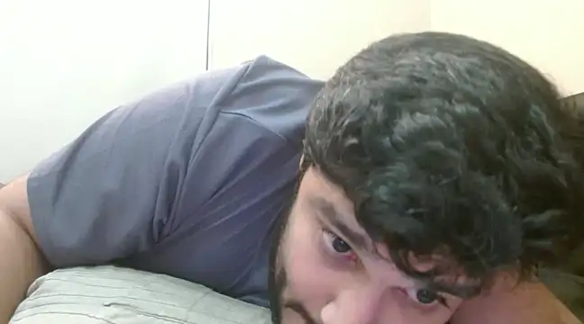 Snapshot of robintoit chatting on December 2024 08:44:01 PM robintoit online show from December 2024 08:44:01 PM