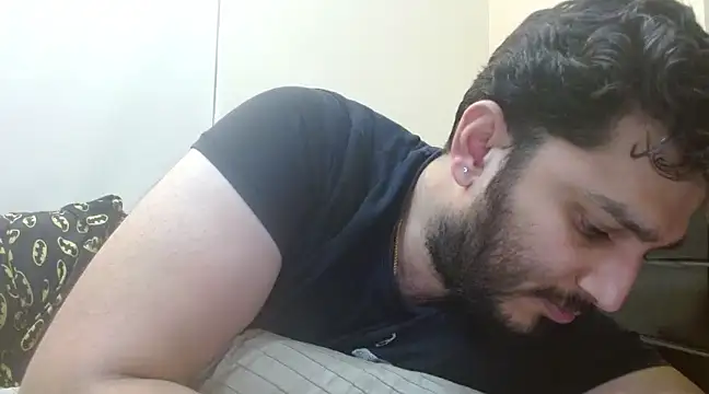 Snapshot of robintoit chatting on December 2024 05:04:01 PM robintoit online show from December 2024 05:04:01 PM