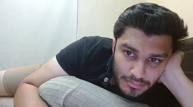 Snapshot of robintoit chatting on February 2025 03:11:02 AM robintoit online show from February 2025 03:11:02 AM