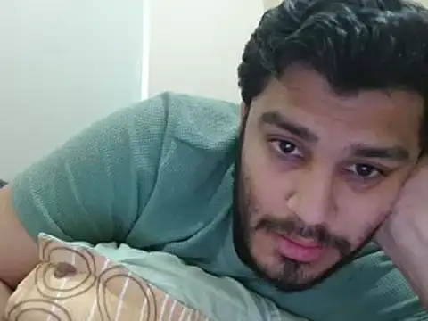 Snapshot of robintoit chatting on February 2025 05:23:01 AM robintoit online show from February 2025 05:23:01 AM