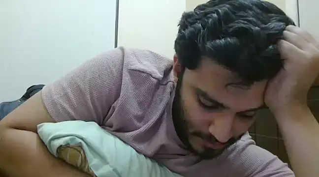 Snapshot of robintoit chatting on February 2025 06:15:02 PM robintoit online show from February 2025 06:15:02 PM